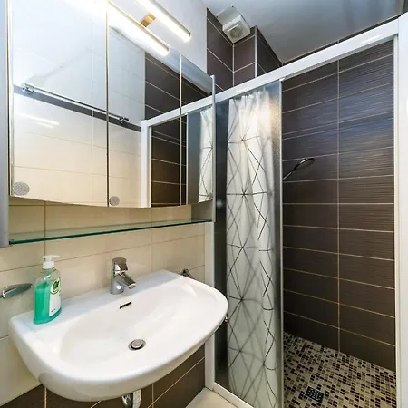 Nada Apartment Krk Town